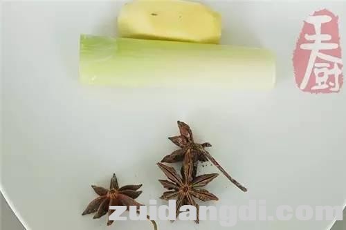 2438000441e19c814726