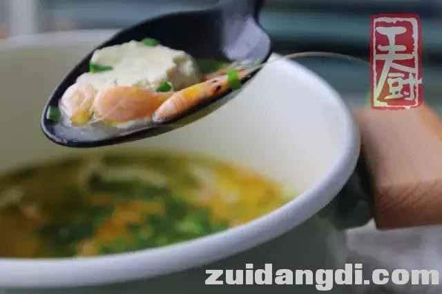 24290005da596ffd030a