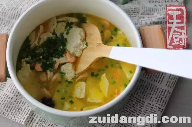 24300002bfa5f6c3cd04