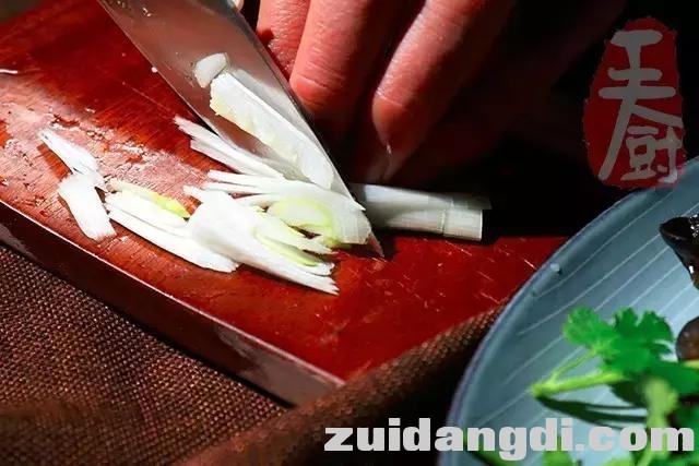 19f00003e8dae67edca4