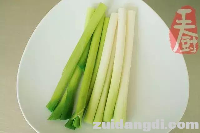 2436000511206a941c15