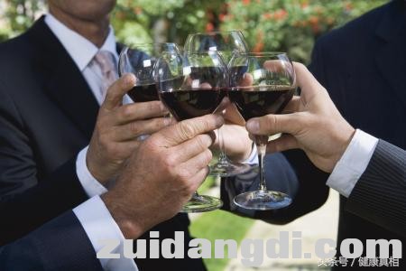 这样喝红酒只会让你折寿-2.jpg