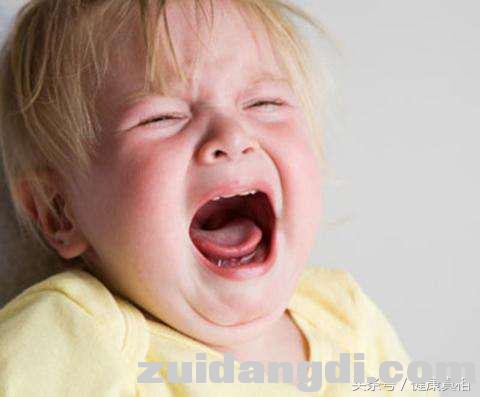 来做客的好友的一个动作，六个月的宝宝惹上了这个病-3.jpg