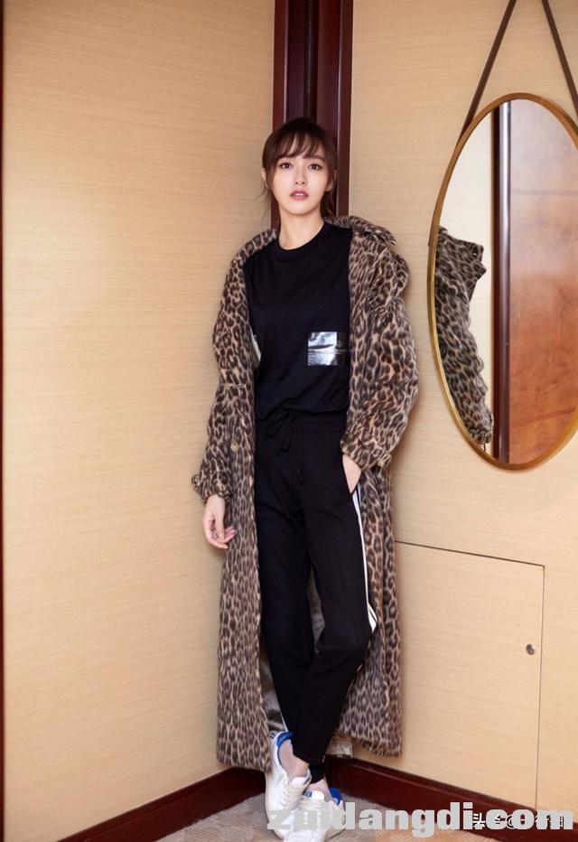 唐嫣杨超越把豹纹穿在身上，却意外时髦了一整个秋冬！-3.jpg