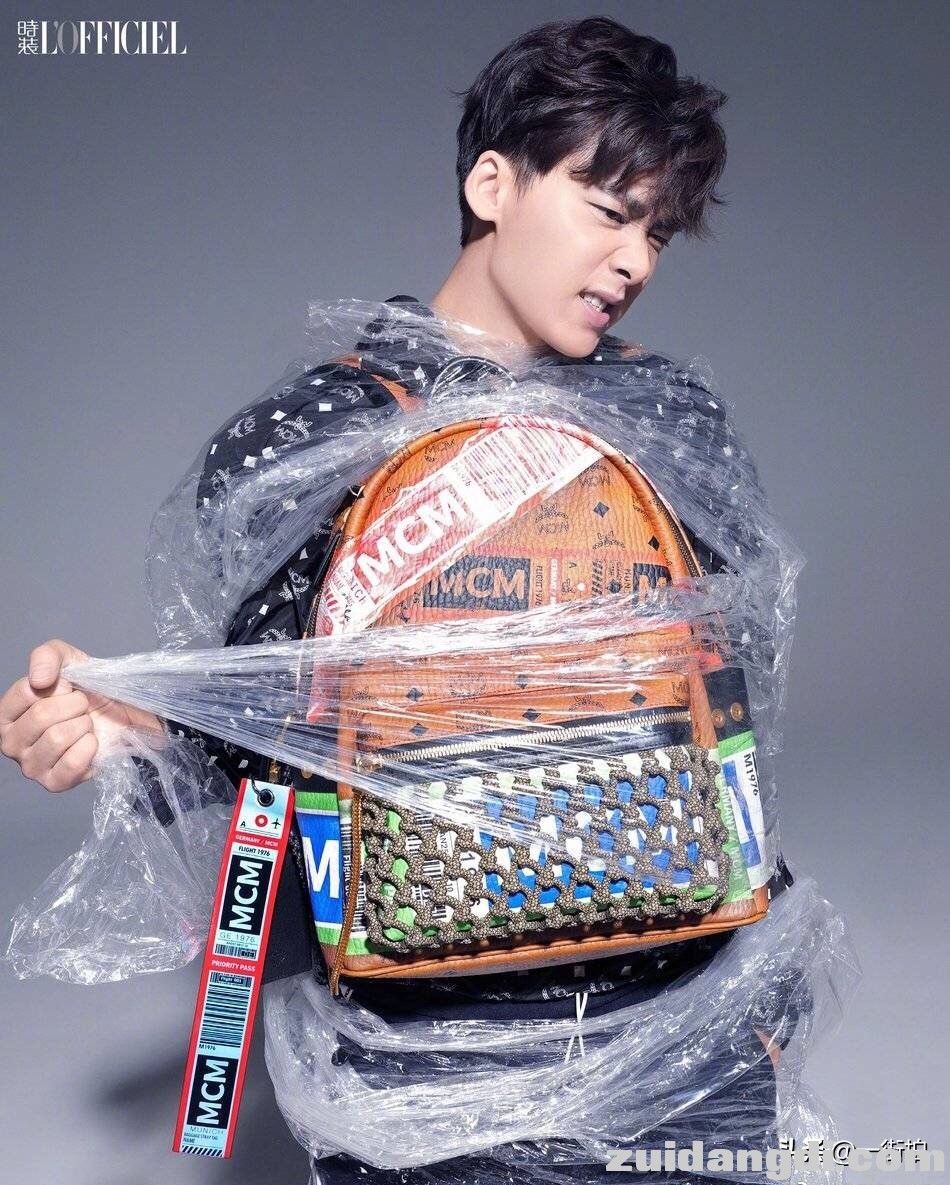 李易峰《时装 L'OFFICIEL》二月刊封面，各种风格都能hold住！-3.jpg