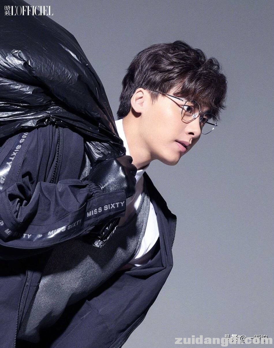李易峰《时装 L'OFFICIEL》二月刊封面，各种风格都能hold住！-5.jpg