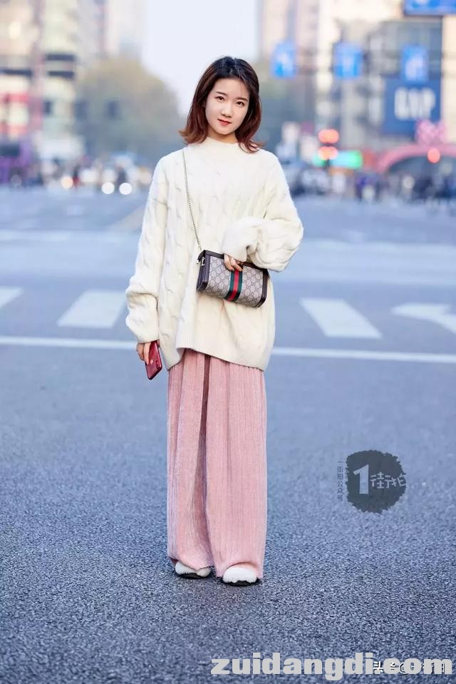 阔腿裤藏肉显瘦又显腿长，2019毛衣+阔腿裤时髦新穿搭！-4.jpg