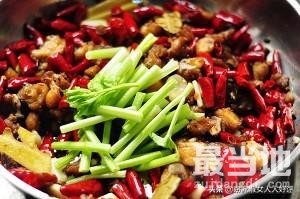 辣子鸡的做法，爱吃辣朋友们 快来这里，  这里有你要的口味。-18.jpg