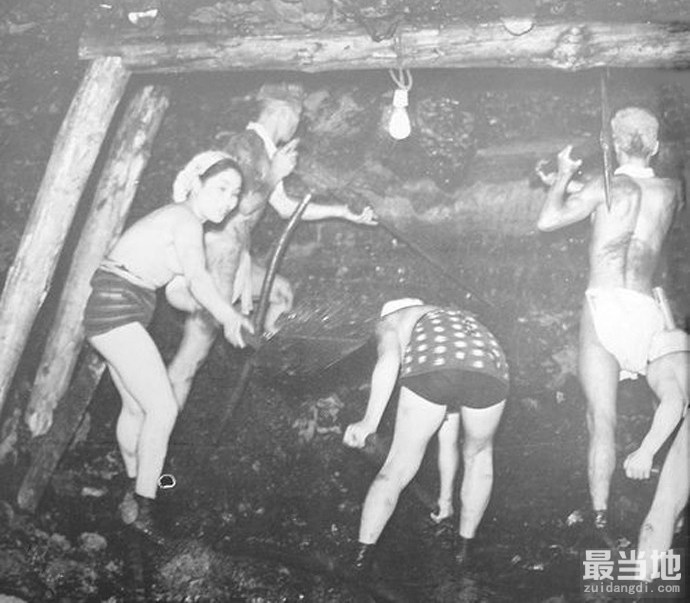 直击战争期间日本女人的生活：穿着短裤挖煤，慰劳前方官兵-11.jpg