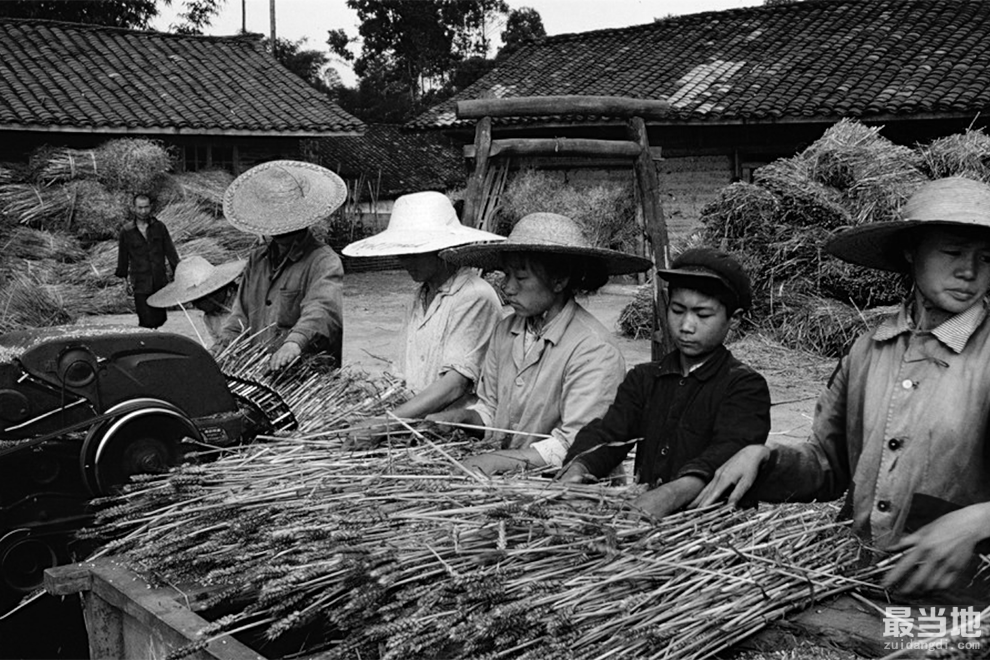 镜头下：1981年的中国农村，第十张的场景你肯定经历过！-7.jpg