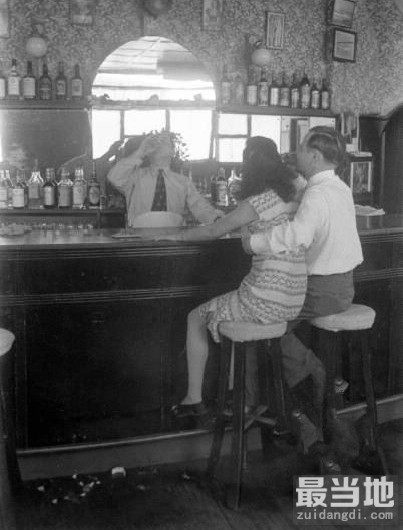 旧上海时期的酒吧女郎，婀娜多姿，不输现在！-7.jpg