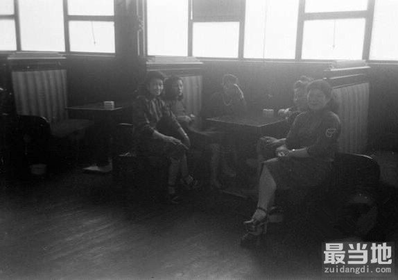 旧上海时期的酒吧女郎，婀娜多姿，不输现在！-5.jpg