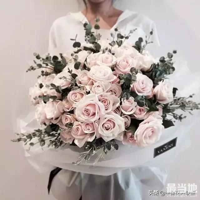 请不要问我情人节送多少朵玫瑰合适，自己看！-11.jpg