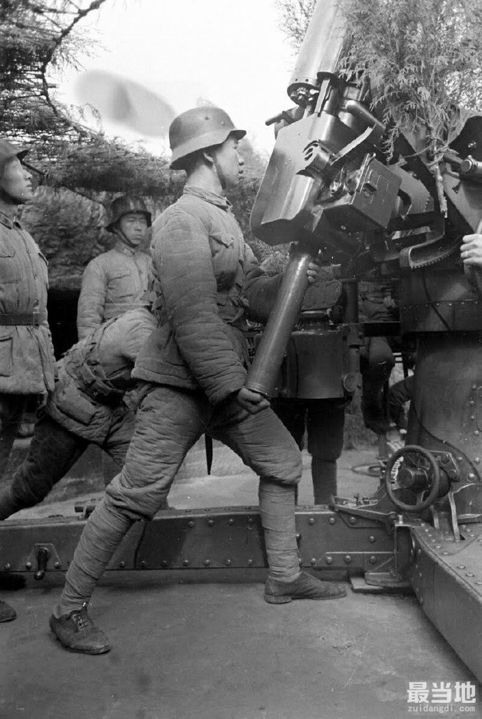 老照片：1941年日军空袭重庆期间，驻守重庆的国军防空部队-9.jpg