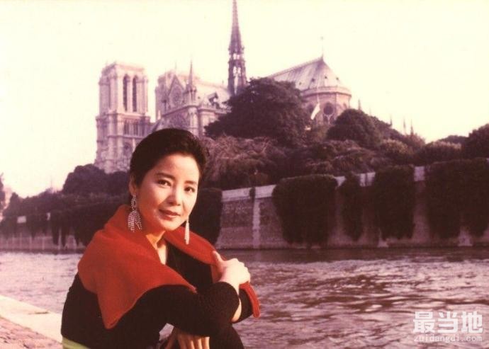 老照片：1987年邓丽君在巴黎-2.jpg
