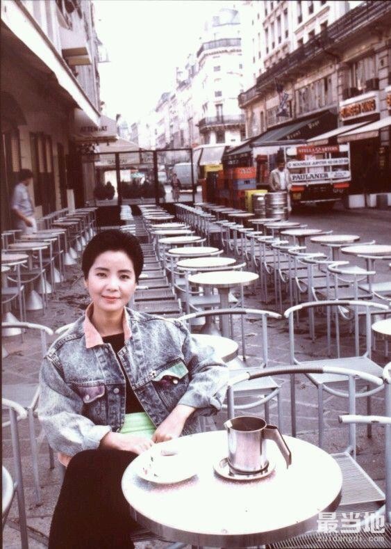 老照片：1987年邓丽君在巴黎-6.jpg