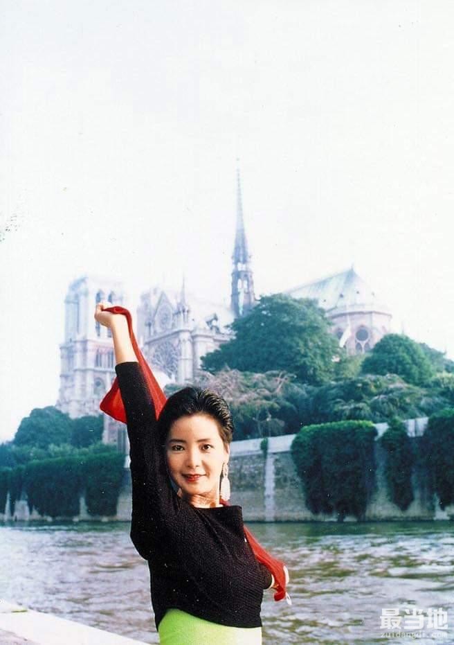 老照片：1987年邓丽君在巴黎-7.jpg