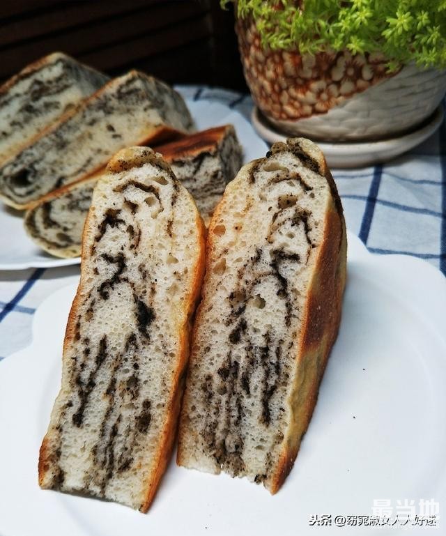 胡麻油黑芝麻大饼 的做法-1.jpg