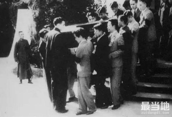 直击鲁迅先生的葬礼：十六位大咖抬棺，宋先生亲自主持葬礼！-5.jpg