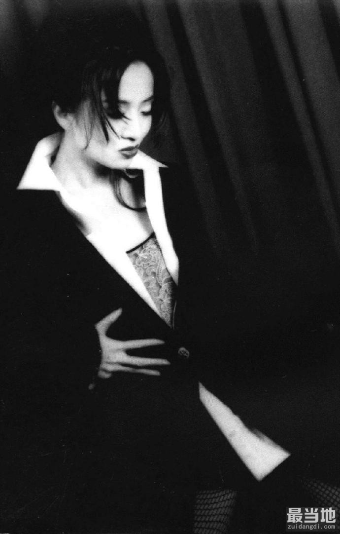 老照片：梅艳芳1994年专辑《是这样的》写真-5.jpg