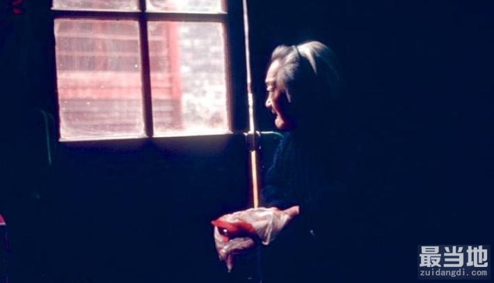 1993年上海老照片：图5的上海人现在都是有钱人、图7你一定做过-4.jpg