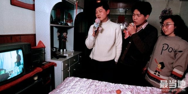 1993年上海老照片：图5的上海人现在都是有钱人、图7你一定做过-8.jpg