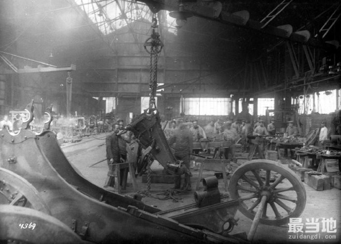 老照片：1917年第一次世界大战期间，德国陆军军械修理厂-7.jpg