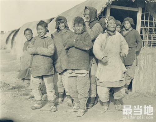老照片：直击1917年时期中国各地百姓的生活实况-21.jpg