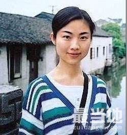 看完康辉妻子，再看看白岩松妻子，她年轻时好美，有名的模范夫妻-3.jpg