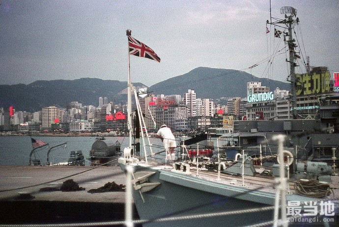 老照片：香港旧影1966年，高楼林立，私家车成排-2.jpg