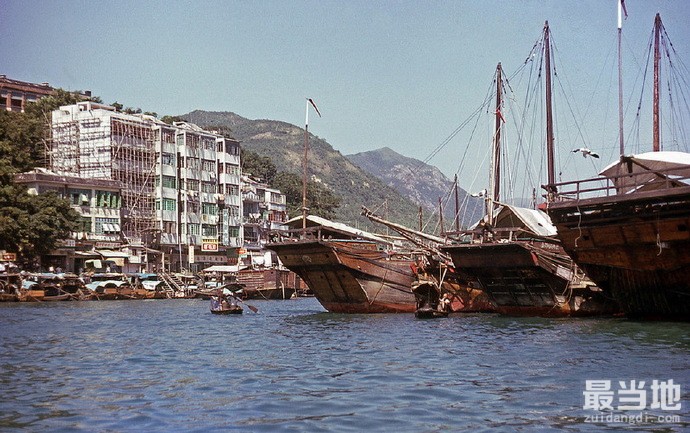 老照片：香港旧影1966年，高楼林立，私家车成排-7.jpg