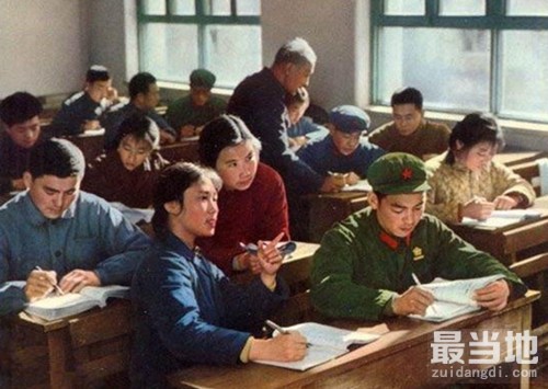 老照片：直击70年代时期的北大学生校园生活-5.jpg
