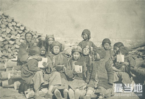 老照片：直击1911年时期甘肃南部藏族聚集区百姓的生活实况-3.jpg