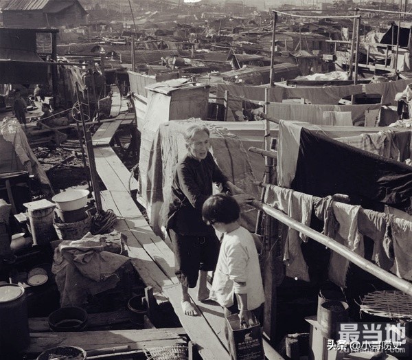 直击1955年香港的老照片：人们淳朴勤劳，最后一张小孩很可爱-2.jpg