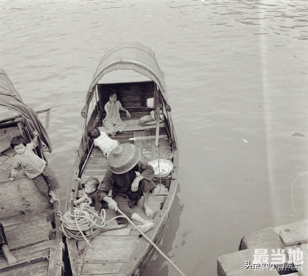 直击1955年香港的老照片：人们淳朴勤劳，最后一张小孩很可爱-7.jpg