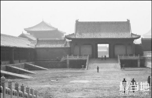 老照片：那时候路口很少有红绿灯 故宫门票很便宜-14.jpg