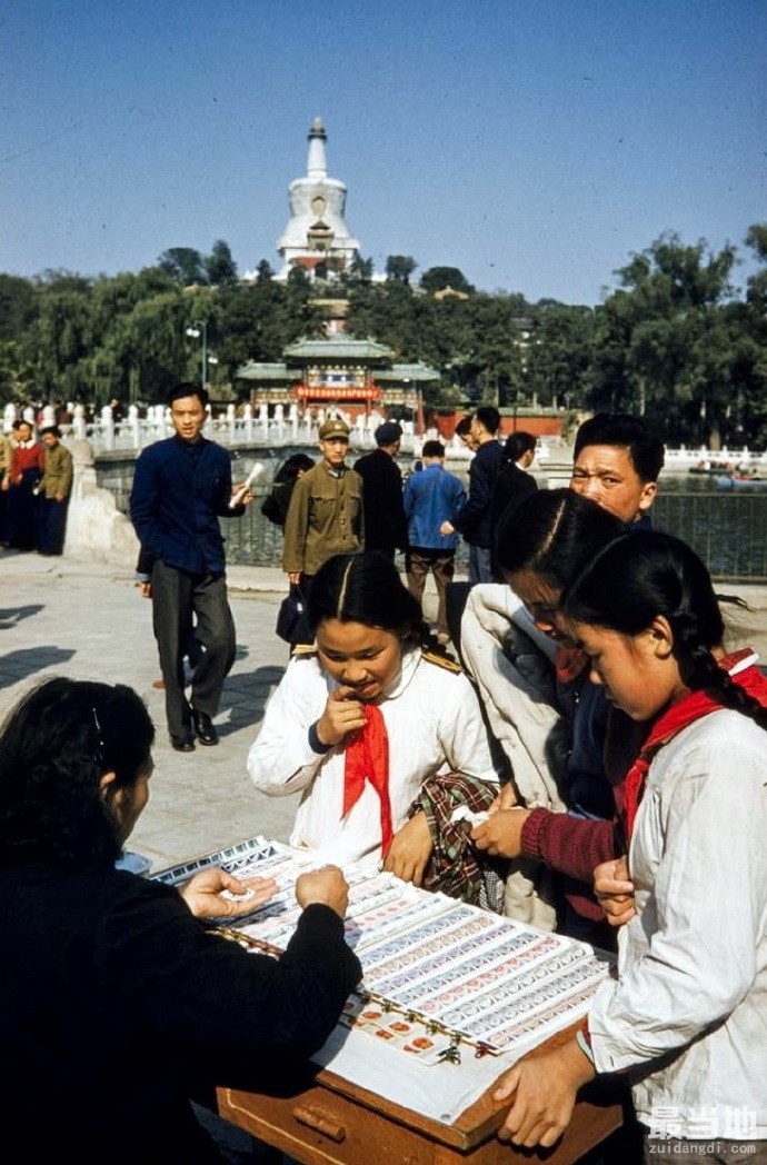 老照片：1957—1959年的老北京城生活，那时到故宫游玩不会拥挤-12.jpg
