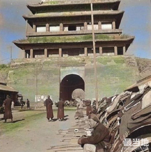 老照片：1940年左右，老北京城安定门附近景观-1.jpg