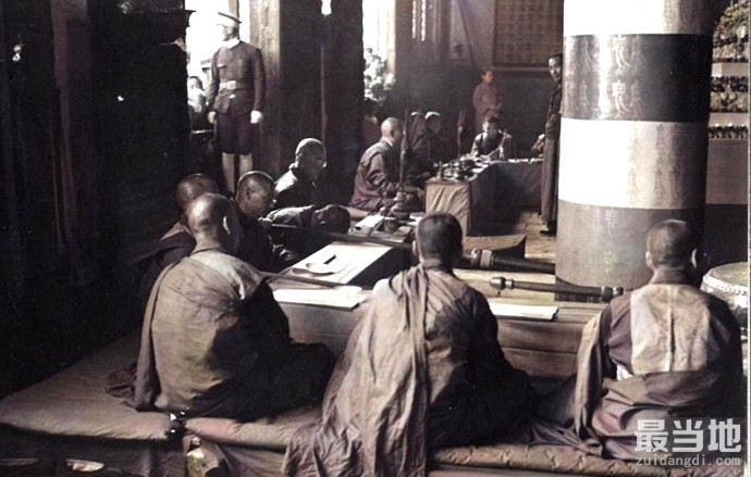 老照片：1938年北京白塔寺，一场开光法会正在举行-7.jpg