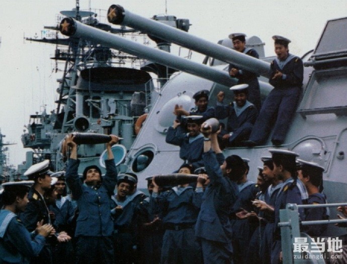 老照片：1980年中国人民解放军海军部队，为中国的强大点赞-1.jpg