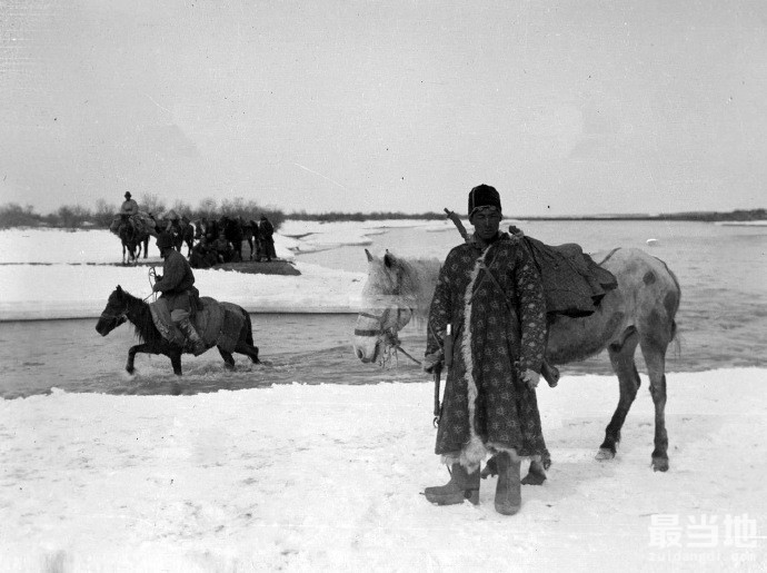 老照片：100年前新疆伊犁地区，特克斯河谷的游牧民族（1906年）-4.jpg