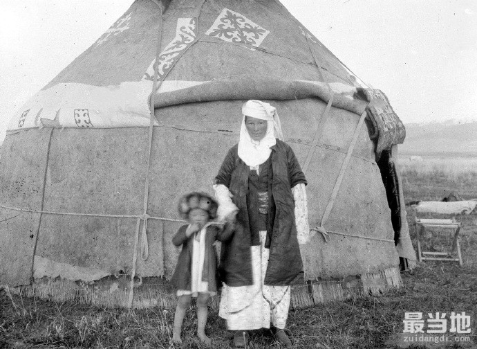 老照片：100年前新疆伊犁地区，特克斯河谷的游牧民族（1906年）-9.jpg