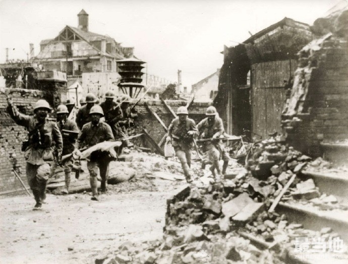 老照片：1937年侵占上海的小鬼子（淞沪会战期间）-1.jpg