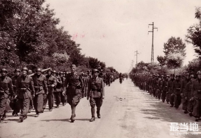 老照片：第二次世界大战实拍，1944年的意大利军队-10.jpg