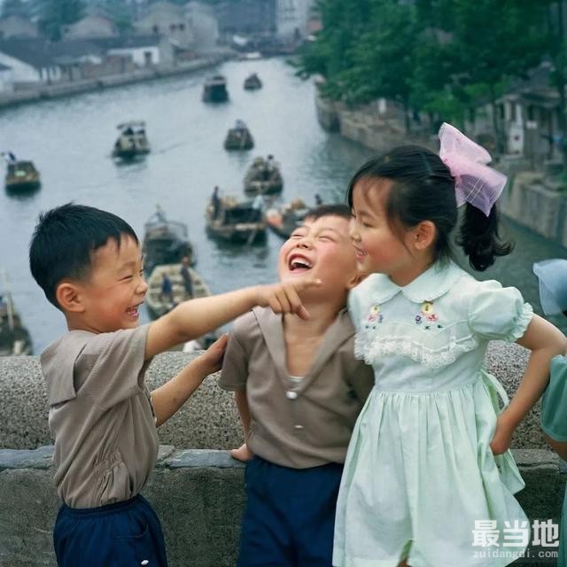 老照片：日本摄影师镜头下80年代的中国儿童-14.jpg