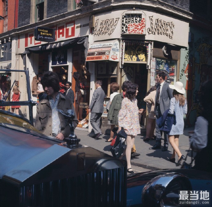 老照片：1968年的英国伦敦，繁华热闹的卡纳比街景-1.jpg
