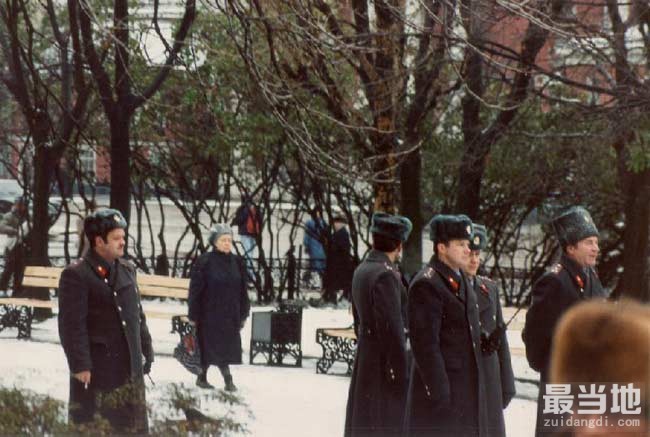 老照片：美国游客拍摄1991年的莫斯科，苏联解体前夕景象-14.jpg