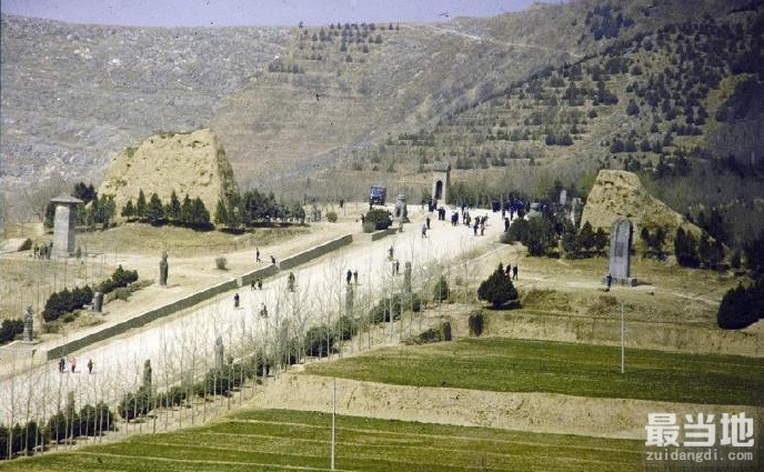陕西省咸阳市80年代老照片，李治和武则天的合葬墓“乾陵”-2.jpg