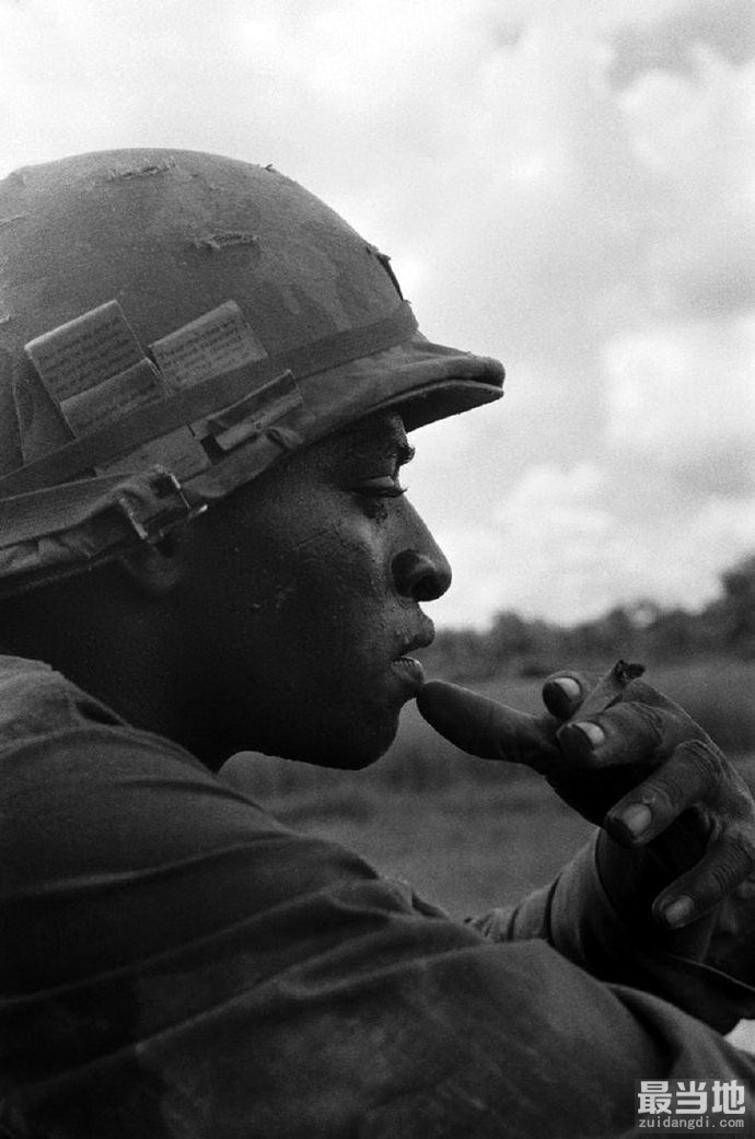 老照片：越南战场上的美国士兵（越南战争1969-1973年）-7.jpg