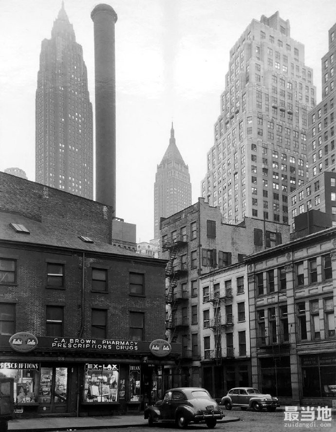 老照片:1940年的美国纽约,交通拥挤,摩天大楼遍布整座城市